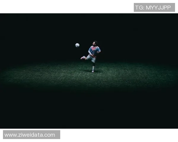 球星穿搭与足球鞋的完美结合 探秘顶级球鞋背后的科技与设计 球星穿搭与足球鞋的完美结合 探秘顶级球鞋背后的科技与设计