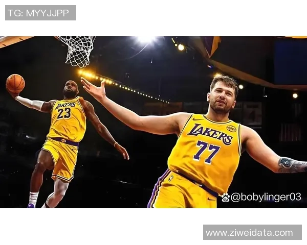 超巨足球球星背后的奋斗历程与辉煌成就揭秘