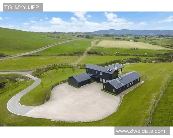 绿茵巨星的豪华庄园全景展示彰显荣耀与非凡风采 绿茵巨星的豪华庄园全景展示彰显荣耀与非凡风采